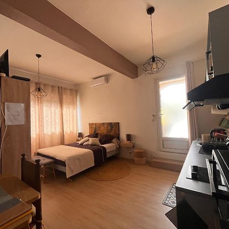 Studio Cosy Avec Piscine Dans Une Villa Saint-Denis Exteriér fotografie