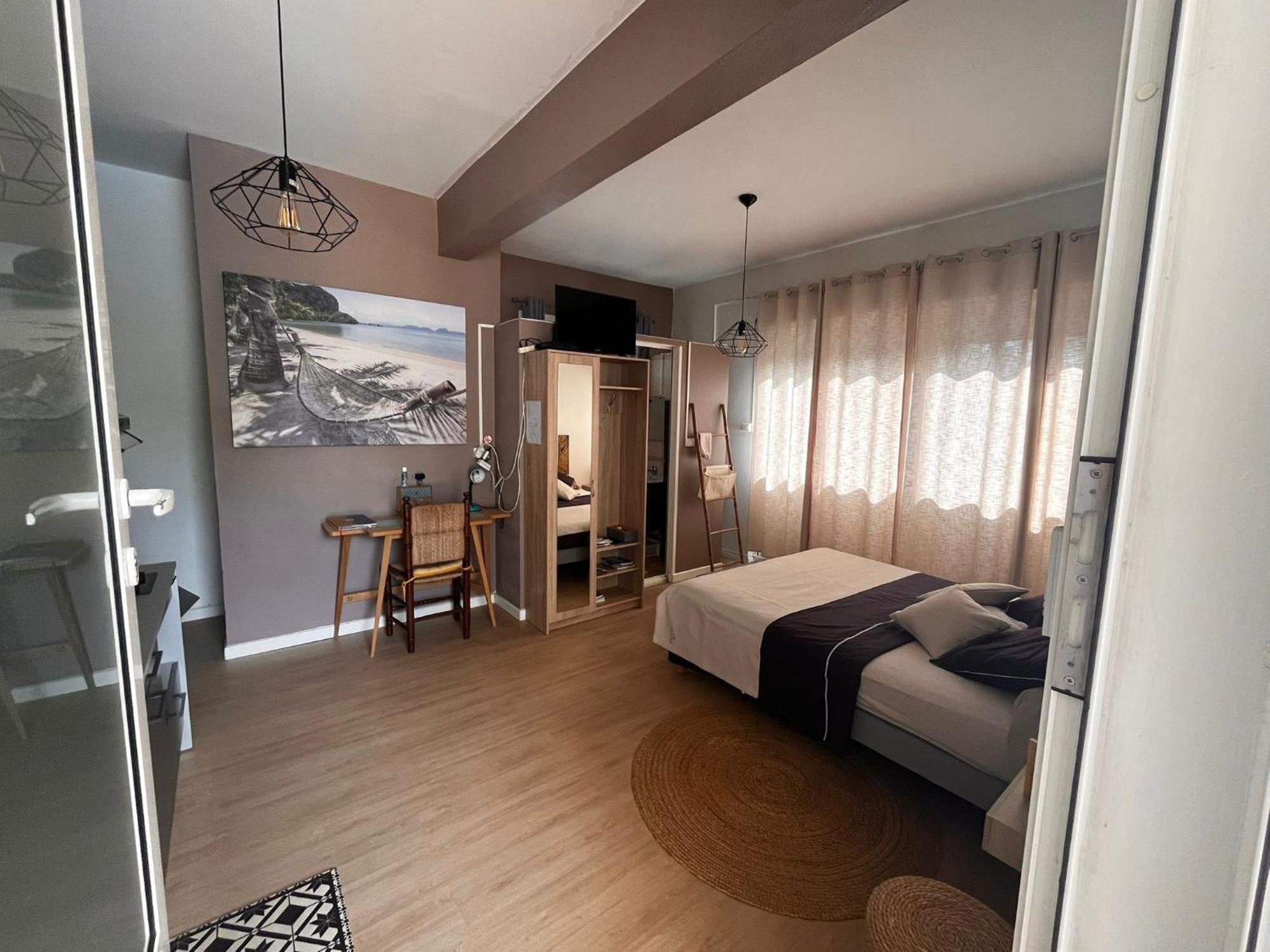 Studio Cosy Avec Piscine Dans Une Villa Saint-Denis Exteriér fotografie
